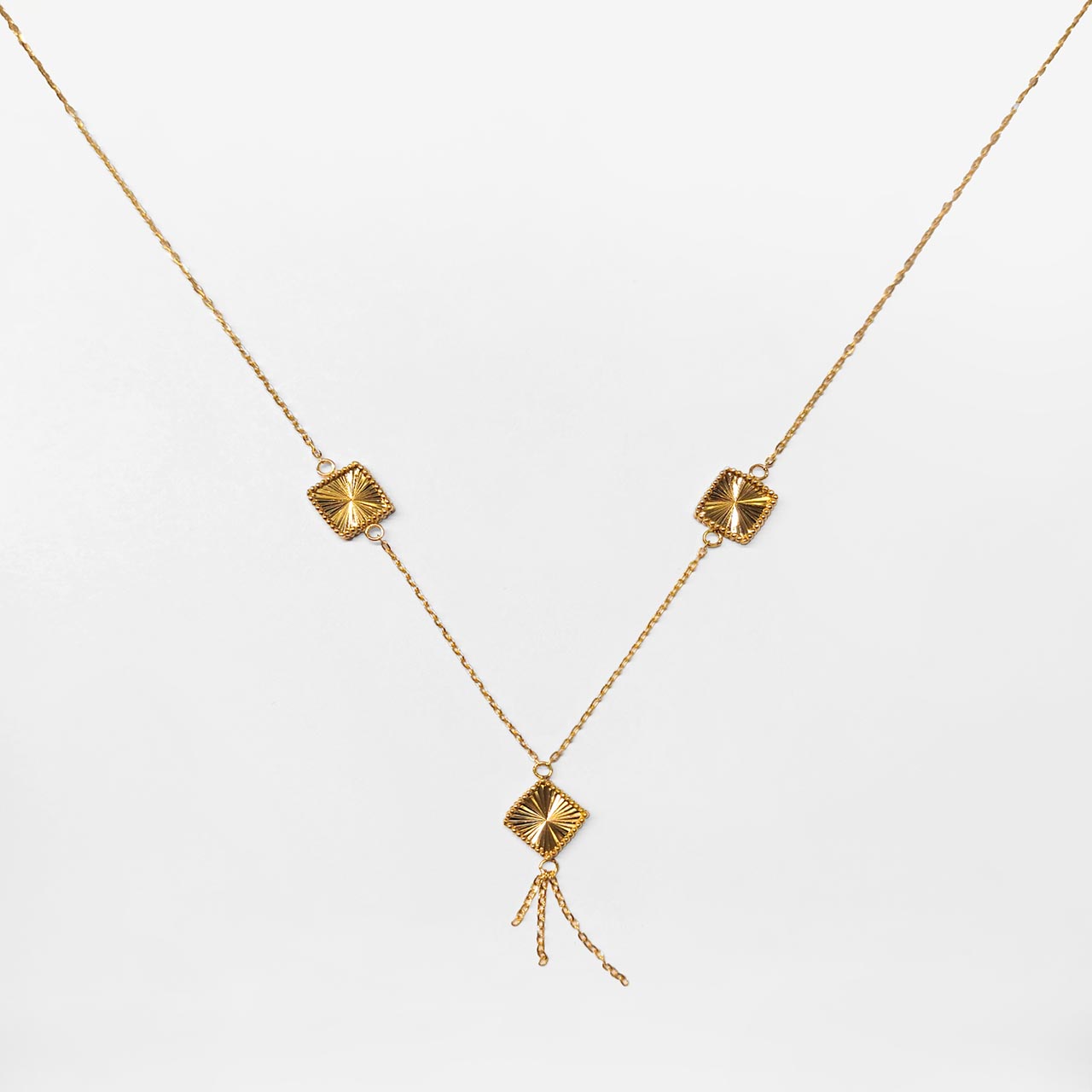 گردنبند مربع ریش دار