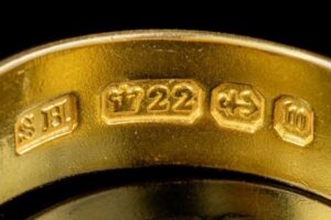 عیار طلا؛ راهنمای کامل برای خرید و تشخیص کیفیت