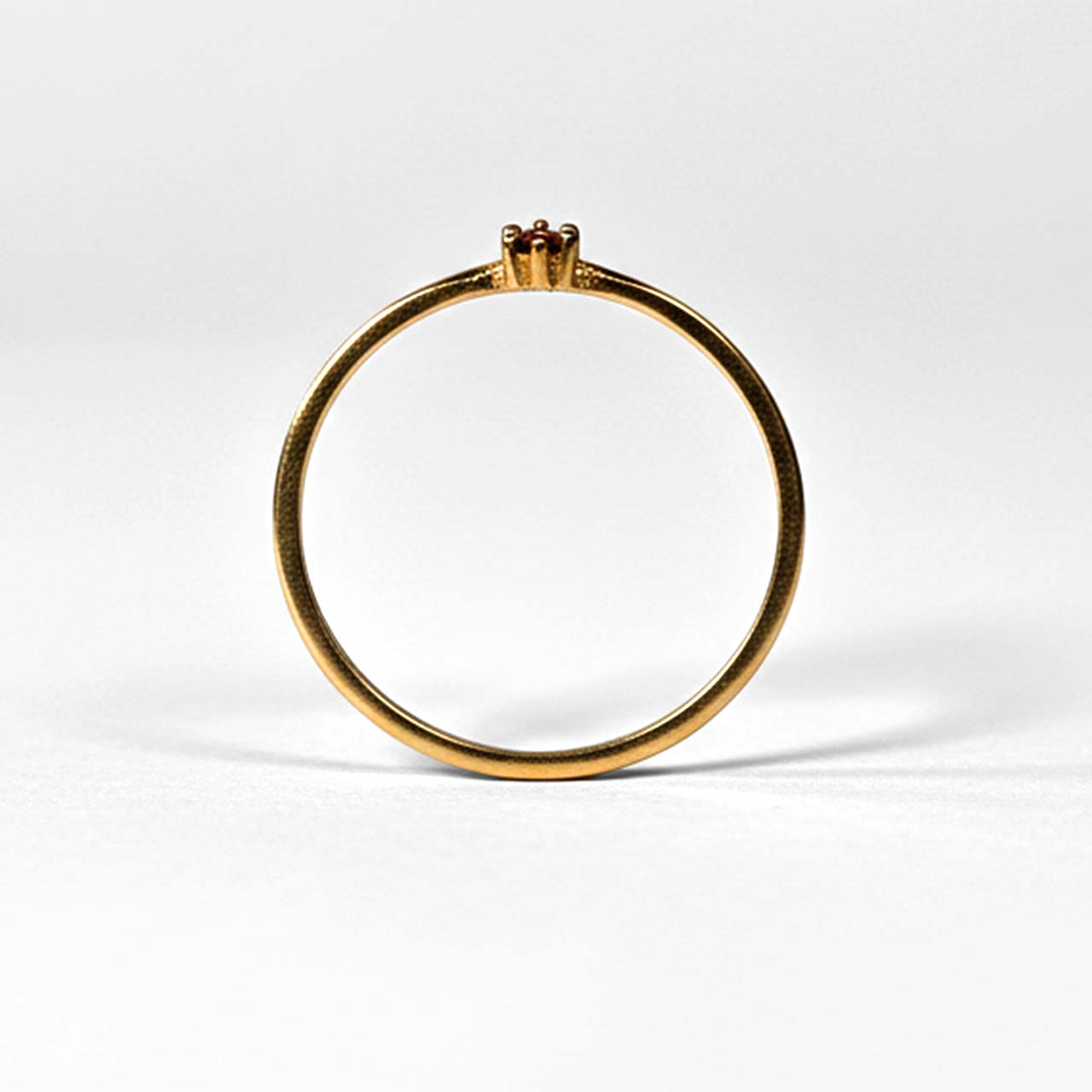 انگشتر تک نگین قرمز