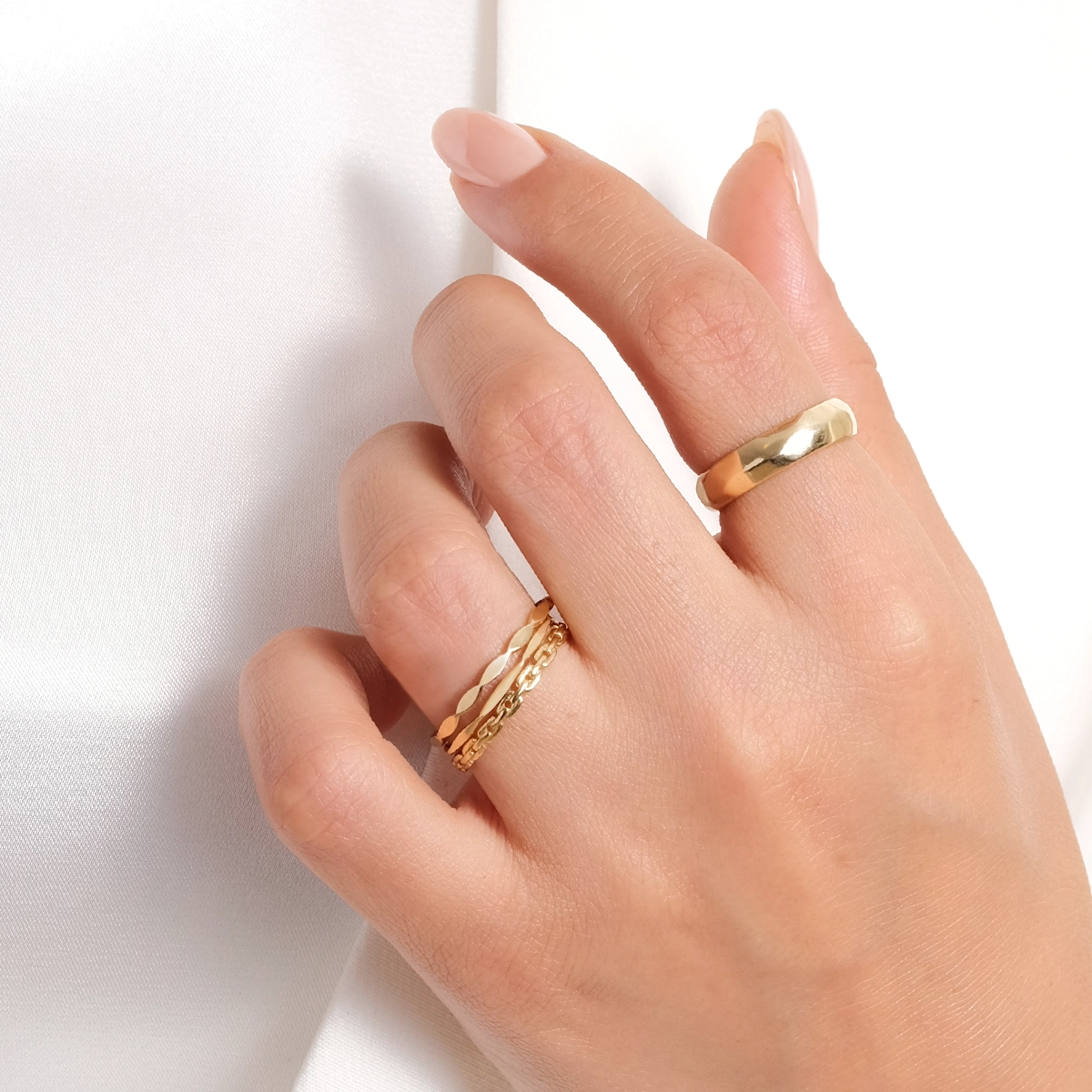 انگشتر طلا ظریف نیلا