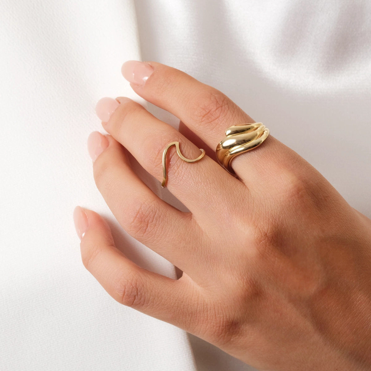 انگشتر طلا ظریف موج