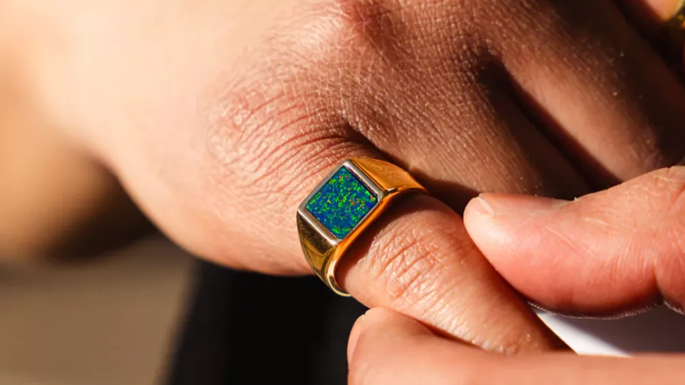 انگشتر طلا مردانه سنگ دار با سنگ آبی و سبز