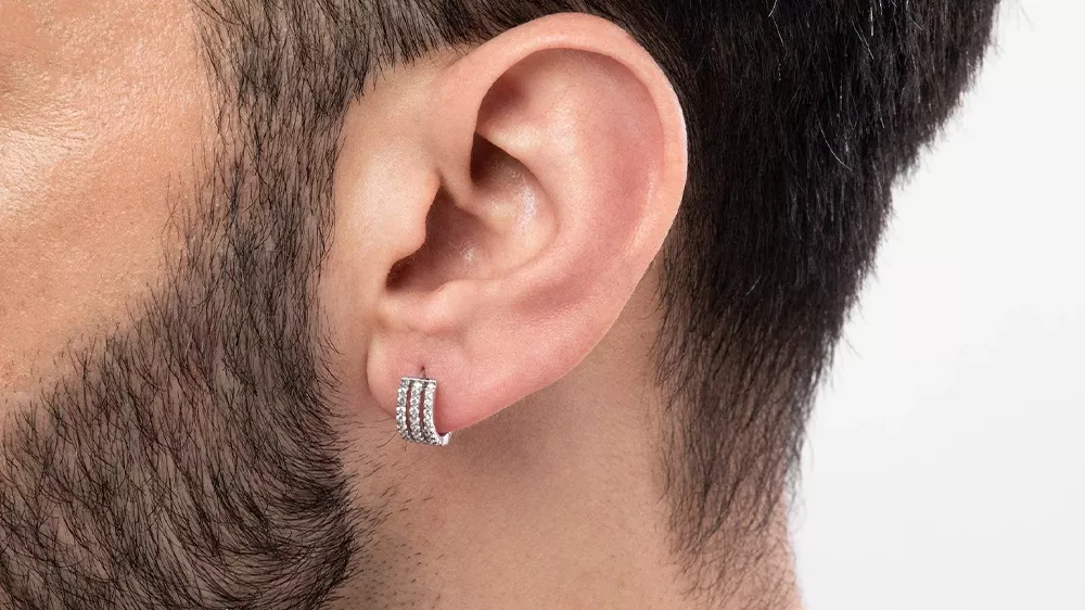 گوشواره مردانه Hoop همراه با نگینهای درخشان