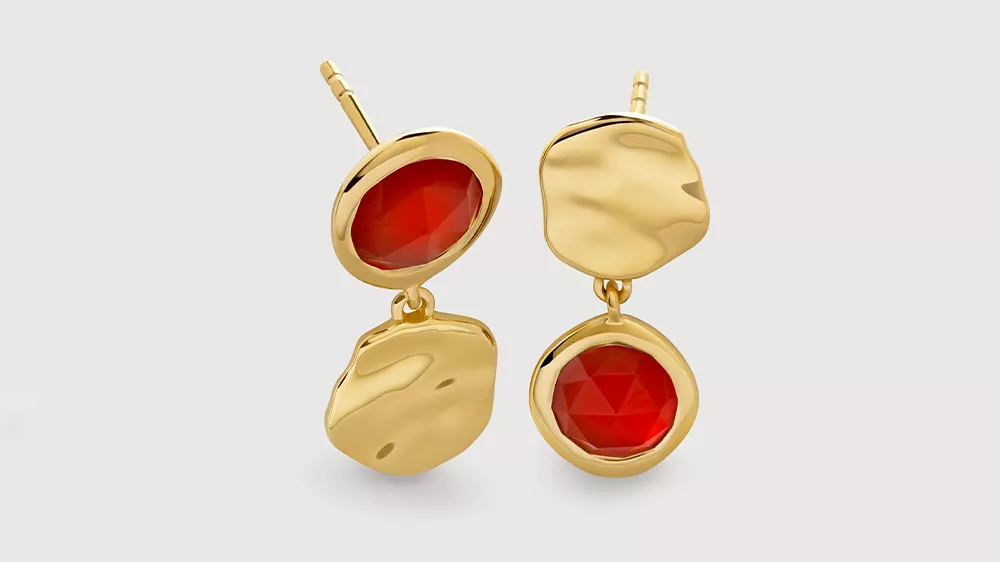 گوشواره طلای مدل Monica Vinader Birthstone با سنگ قرمز رنگ