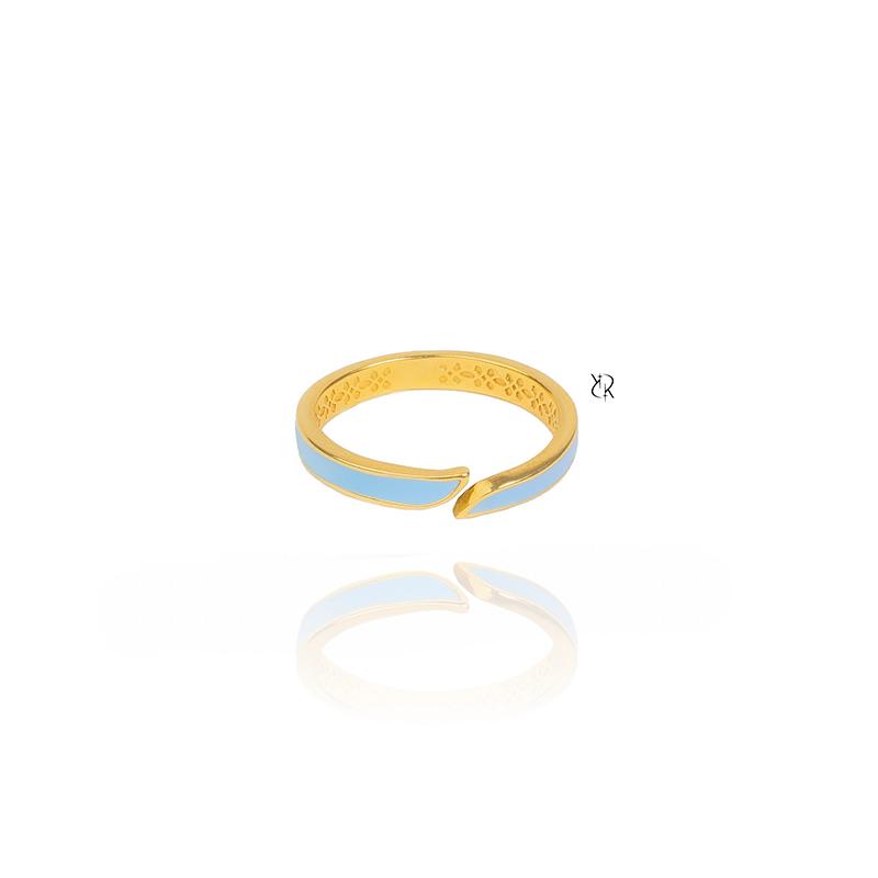 انگشتر زنانه طلا ۱۸ عیار انگشتر میناکاری شبرنگ طرح رینگ باز آبی روشن