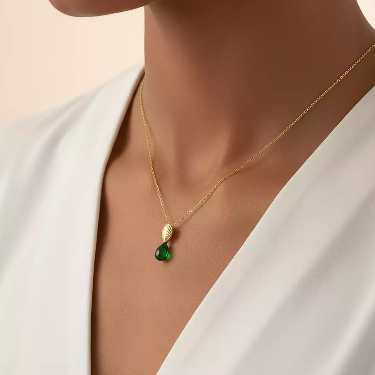 گردنبند طلا زنجیری قطره سرخینه سنگ سبز