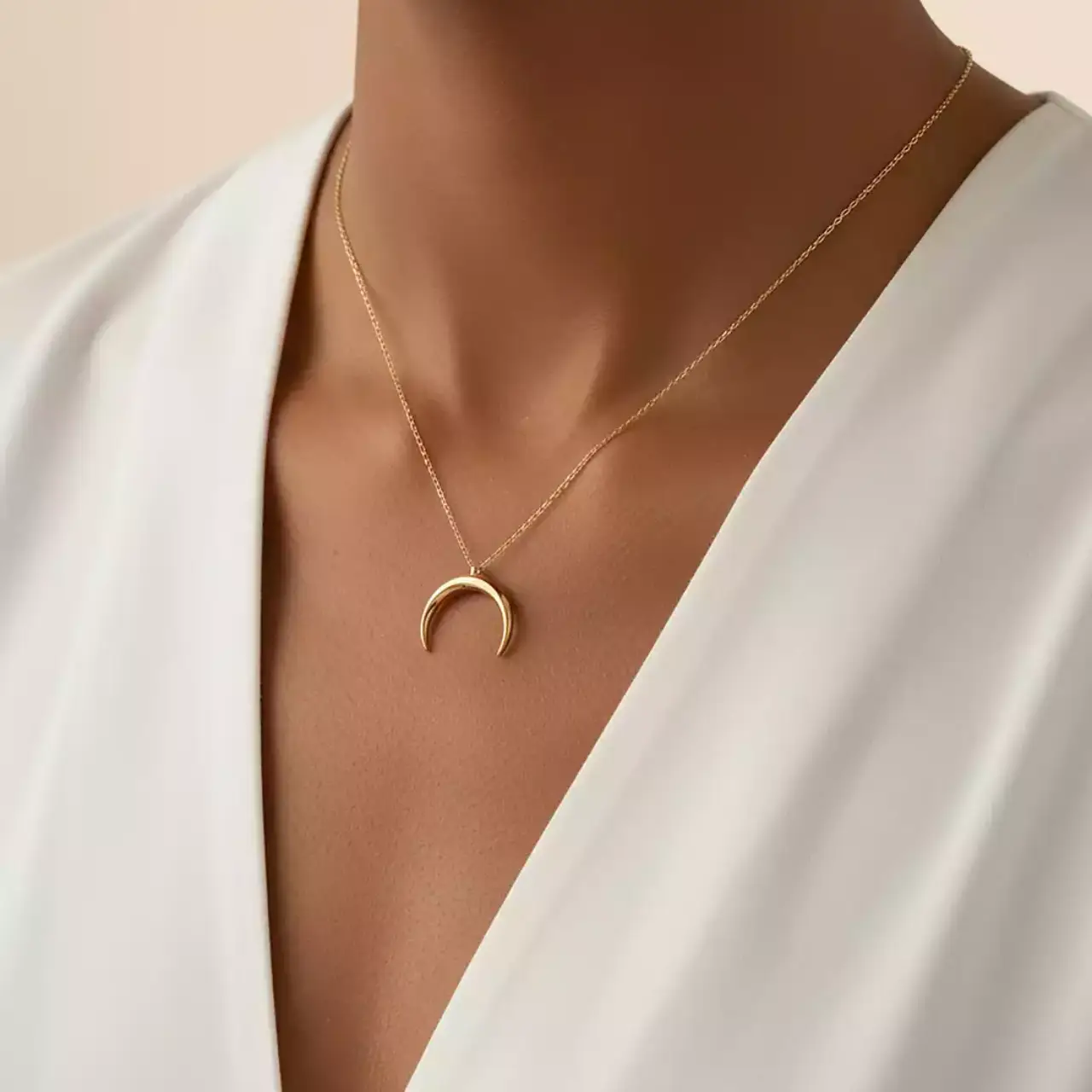 گردنبند طلا زنجیری ماه مینیمال