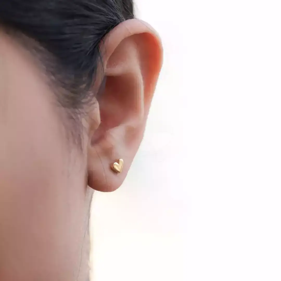 گوشواره طلا میخی قلب سه بعدی