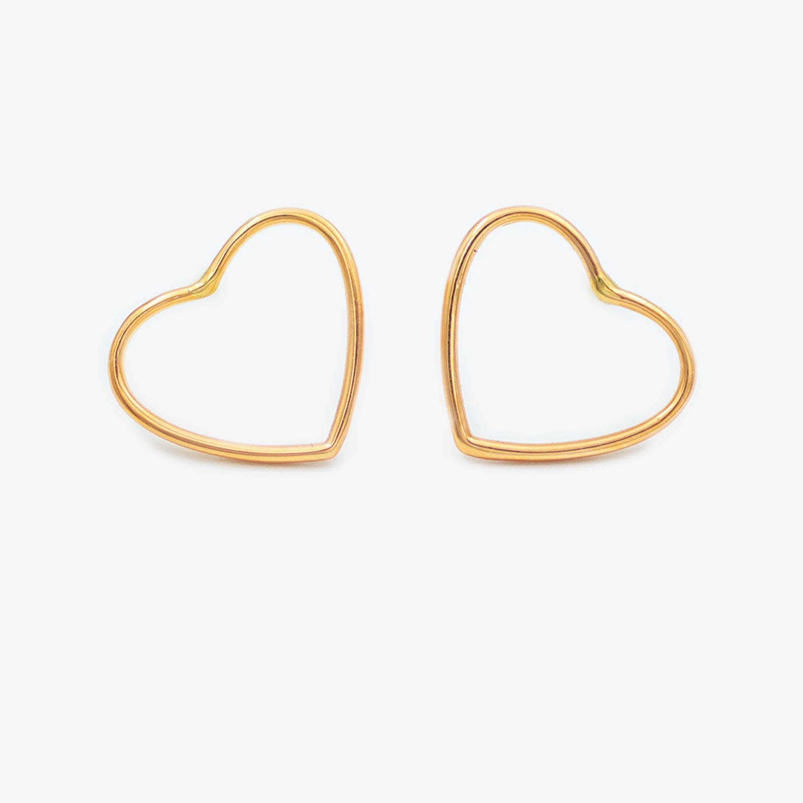 گوشواره طلا 18 عیار زنانه میخی مدل قلب توخالی