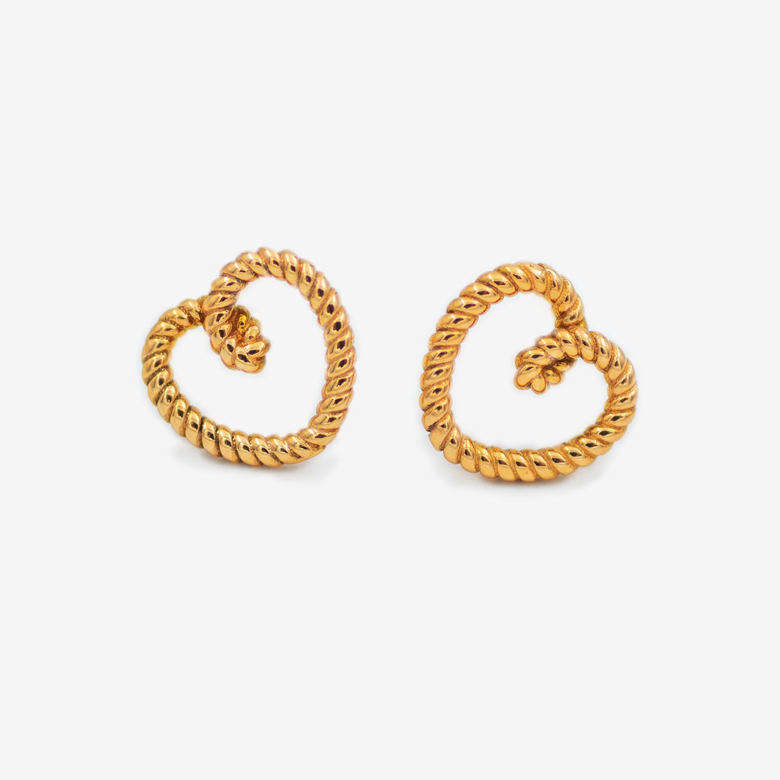 گوشواره طلا 18 عیار زنانه میخی مدل قلب پیچ