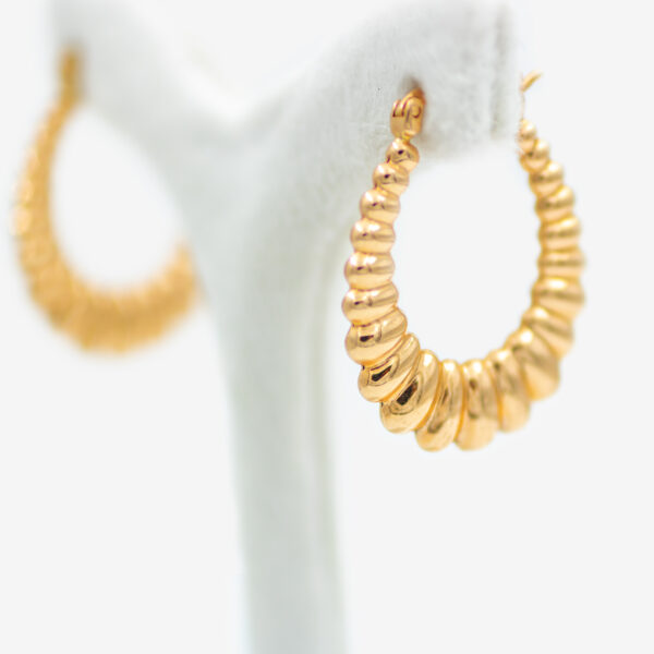 گوشواره طلای 18 عیار صدفی