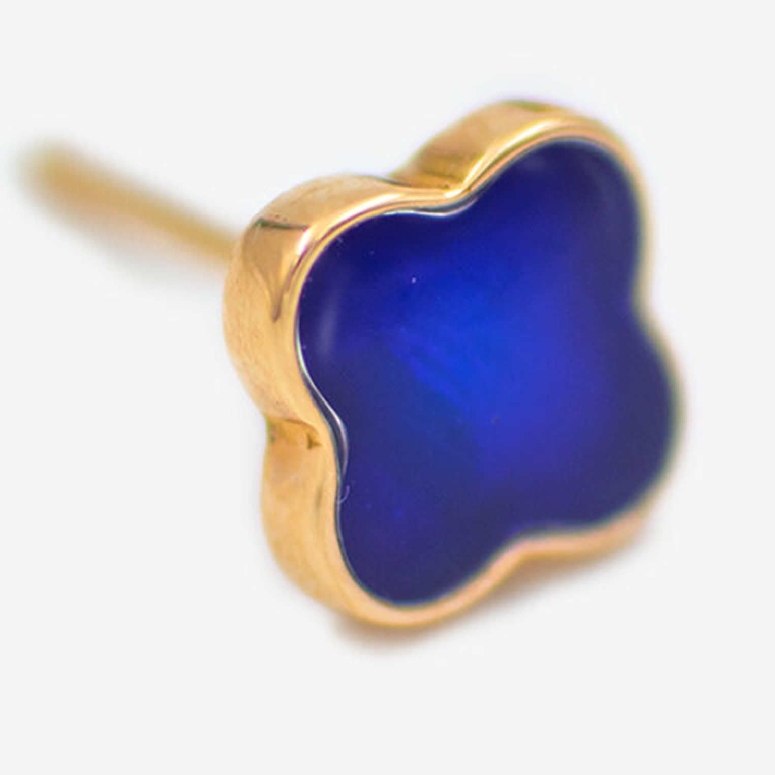 گوشواره طلا 18 عیار زنانه مدل میخی ونکلیف آبی