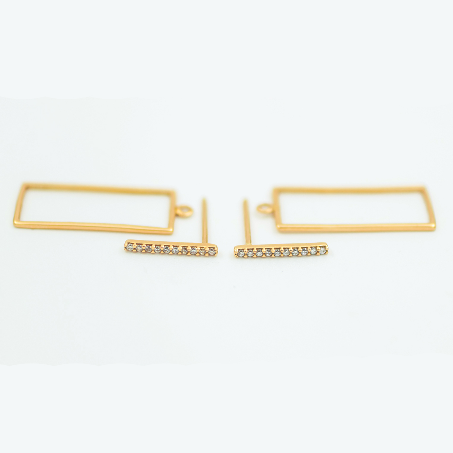 گوشواره طلا 18 عیار زنانه مدل مستطیل نگین آویز