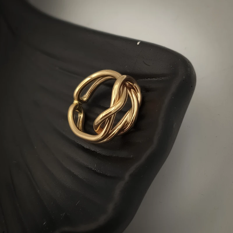 انگشتر بدون نگین طلا 18 عیار مدل Hope کد AZ25-2