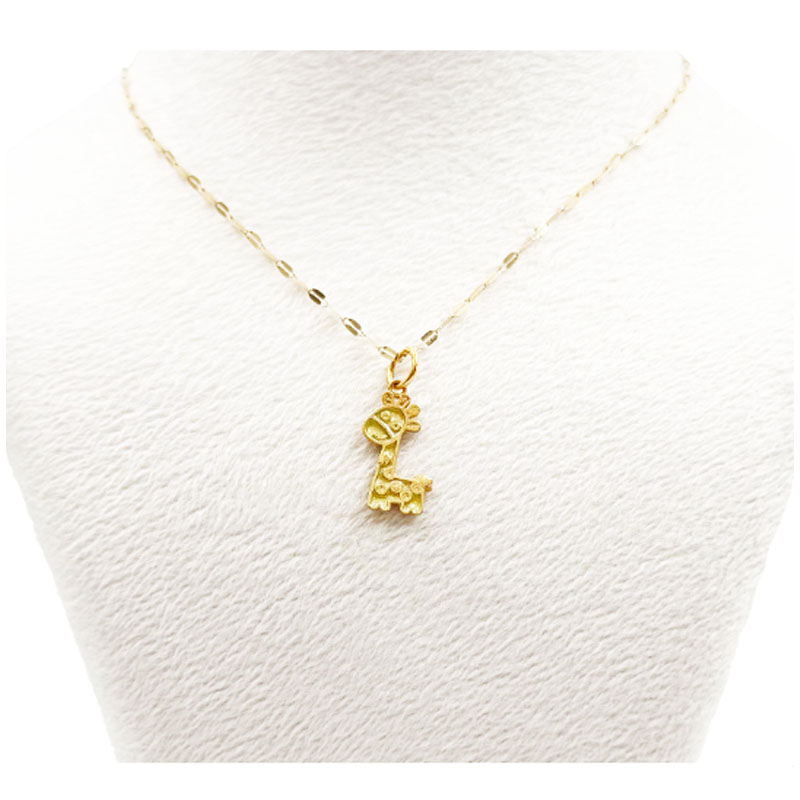 آویز طلا زنانه مدل زرافه مینا کاری